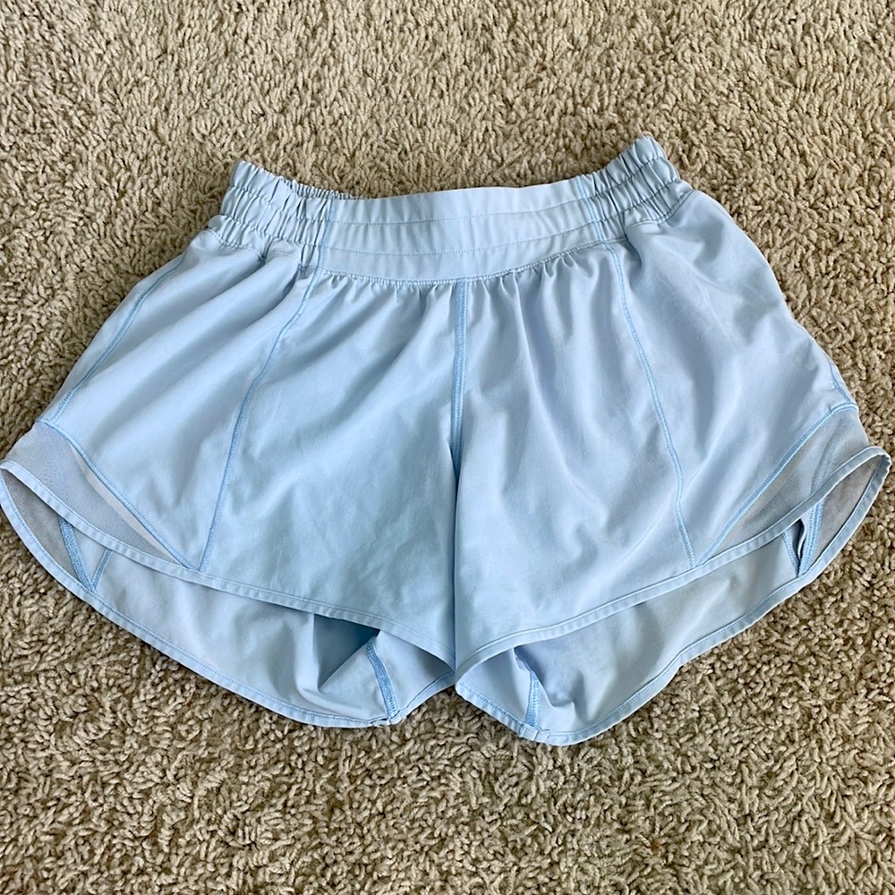 Lululemon Hotty Hot 4” Low-Rise shorts
